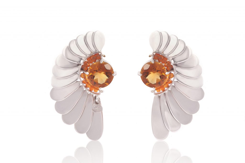 Nova coleção e campanha filantrópica celebram as Mães na joalheria Vânia Ladeira