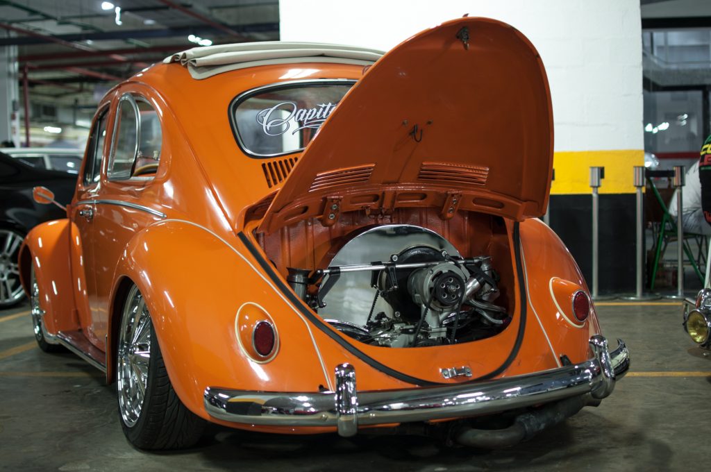 Carros de coleção e máquinas modificadas no Brasília Shopping