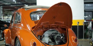 Carros de coleção e máquinas modificadas no Brasília Shopping