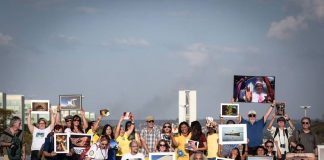 Walking Gallery, Exposição Individual Itinerante