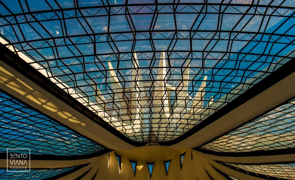 Exposição de Bento Viana revela cores, traços e detalhes da cidade