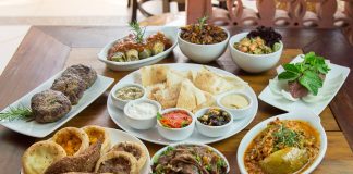 Empório Árabe comemora aniversário com rodízio de pratos do Oriente Médio