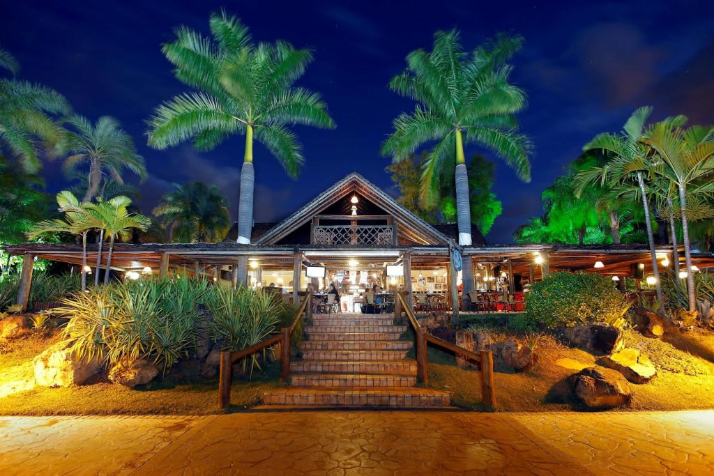 Show de Meolly anima o Réveillon do Mormaii Surf Bar