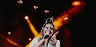 Adriana Samartini no “Abre alas” da Shed