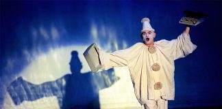 “Ato – Teatro e dança” por Mila Petrillo