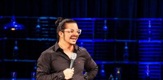 Márcio Donato apresenta novo show solo “E olha que eu tô sóbrio”