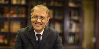 Marco Lucchesi participa de encontro na Biblioteca da Câmara dos Deputados