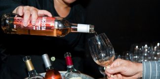 Ticiana Werner promove o Dia do Vinho