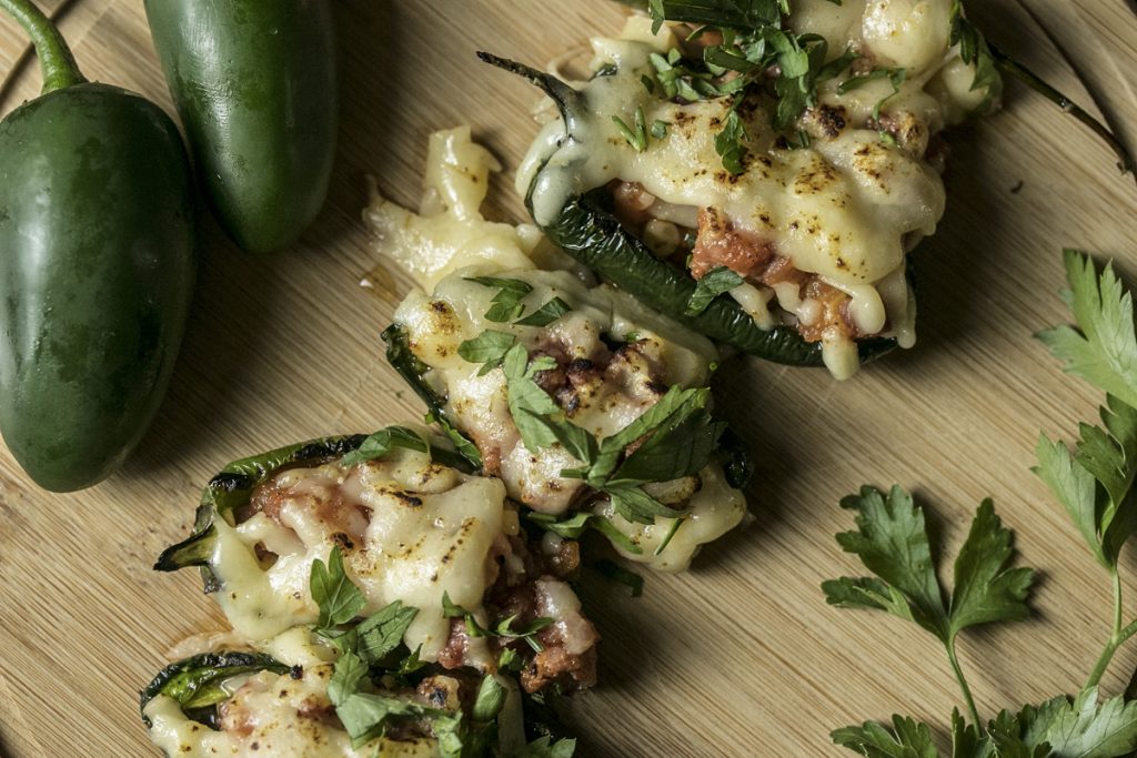 Cão Véio Brasília celebra 2 anos com novidades no cardápio