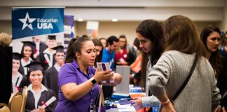 Feira EducationUSA oferece admissão em mais de 30 universidades americanas