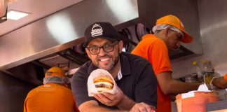 Geléia Hamburgueria inaugura no Pier 21