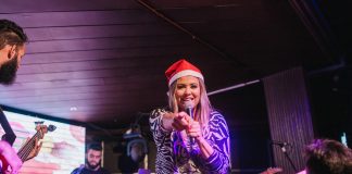 Adriana Samartini comanda o Auê de Natal do Brazólia Bar