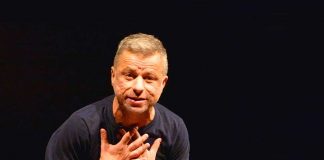 Cláudio Falcão encerra a temporada do Teatro Brasília Shopping