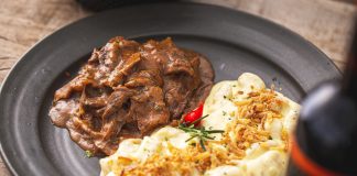 Pernil de Cordeiro continua no cardápio do Nikkei até o fim de janeiro