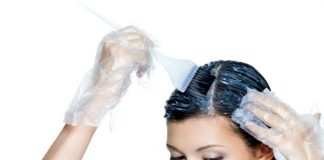 Sem salão de beleza, dermatologista ensina como cuidar dos cabelos em casa durante a quarentena