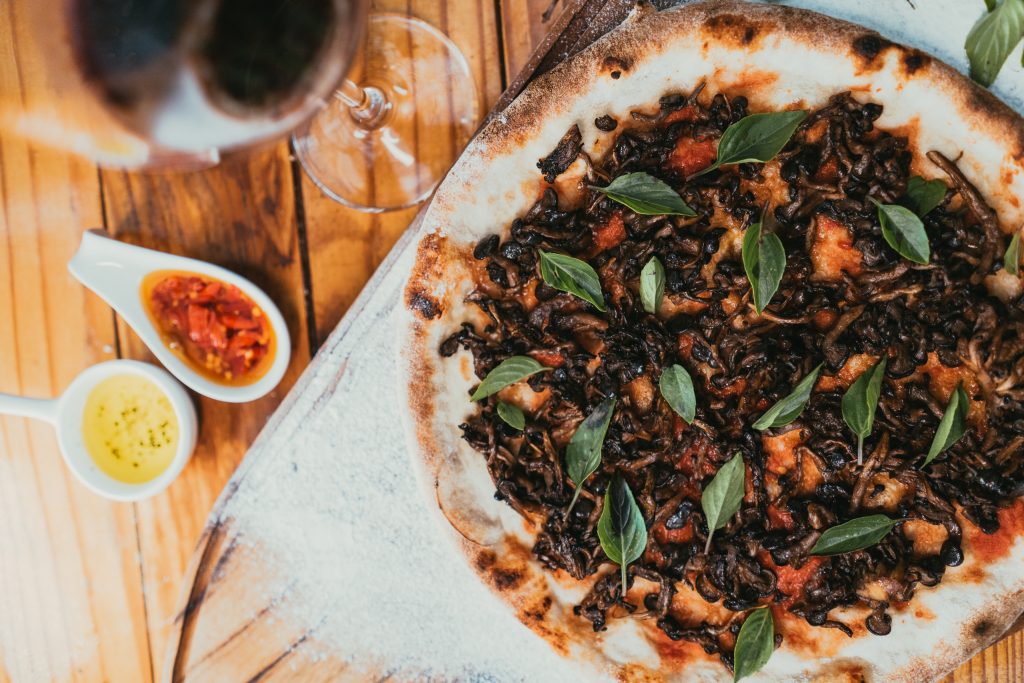 Wine Garden celebra o Dia da Pizza com ação especial: Pizza em Dobro