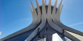 Aos 50 anos, Catedral de Brasília ganha banho de conservação