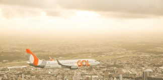 GOL é a primeira companhia aérea brasileira a oferecer tradução em Libras nas aeronaves