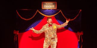 Palhágico Chochou se apresenta no Drive Show