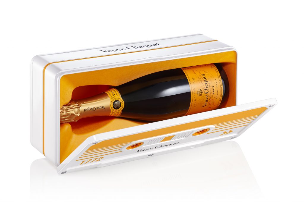 O novo estojo da Veuve Clicquot traz inspiração no retrô chic