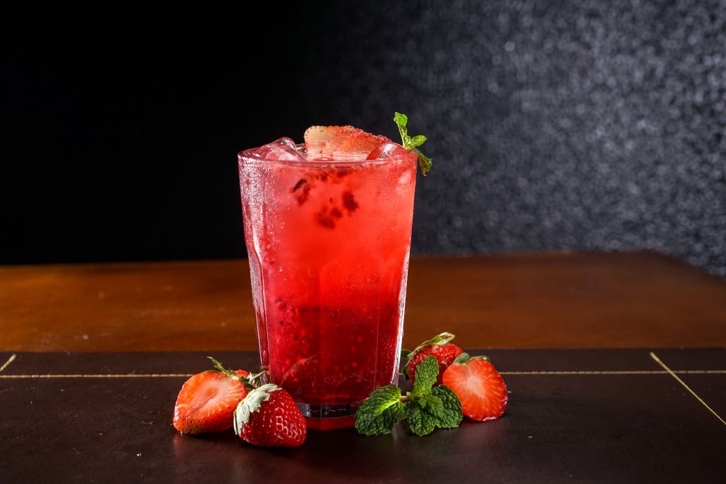 Drinques e música ao vivo animam o happy hour do Ticiana Werner