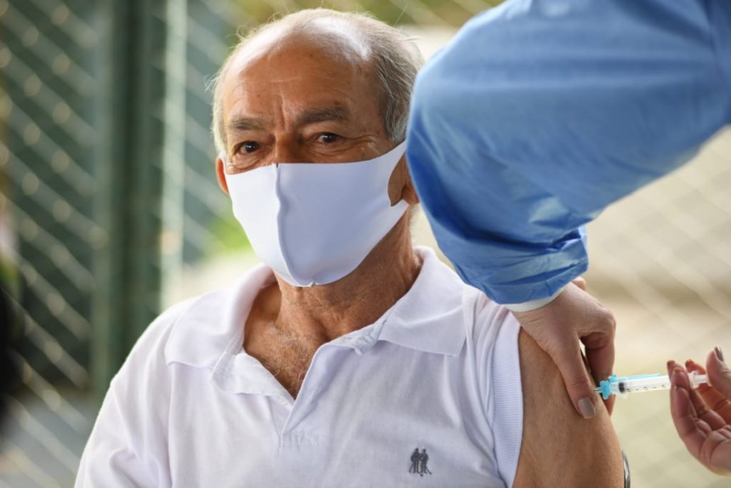 Idosos com 69, 70 e 71 anos serão vacinados a partir desta segunda-feira