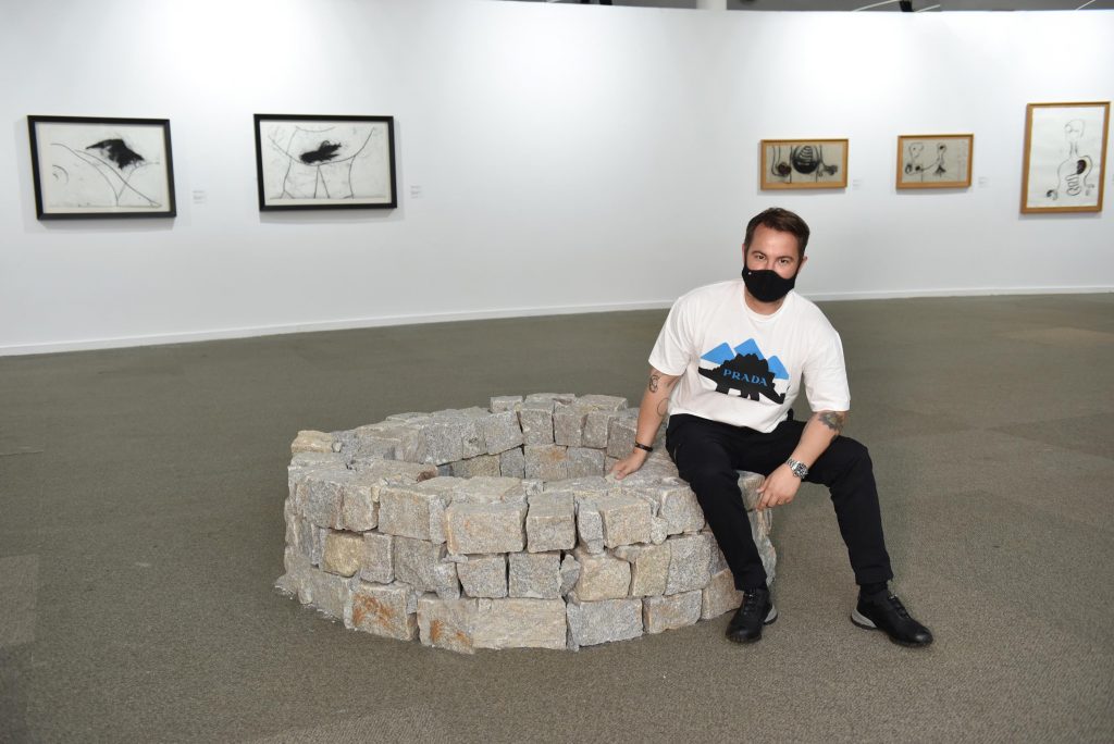 Exposição “O Poço”, do artista plástico Marcos Amaro, abre visitação no Museu Nacional da República