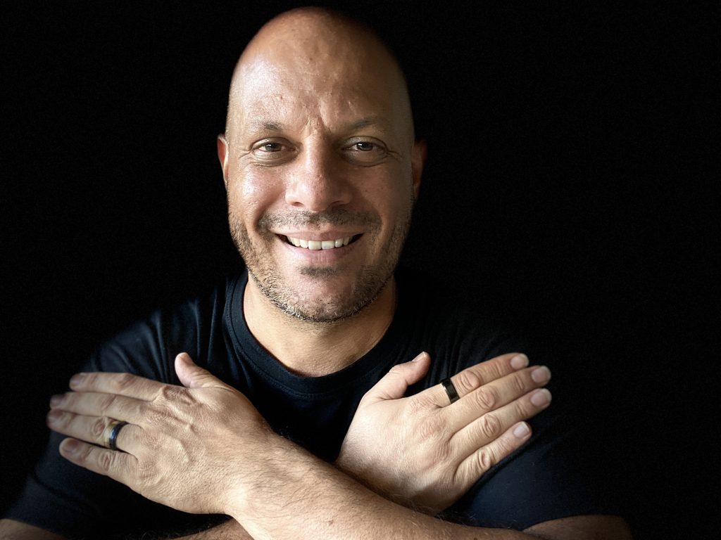 Com entrada gratuita, Tico de Moraes faz show em homenagem a Emílio Santiago