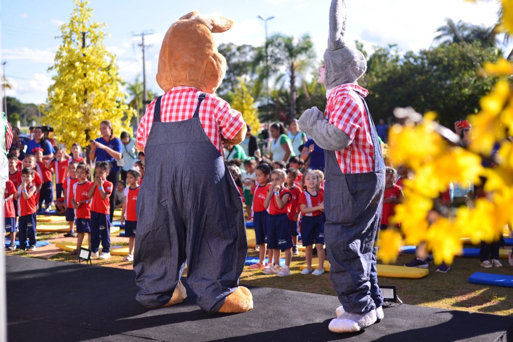 Idosos e crianças participam da Páscoa Solidária no Pontão do Lago Sul