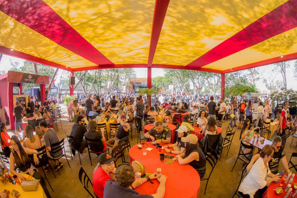 Um dos maiores festivais de churrasco do país acontece neste fim de semana. Confira a programação