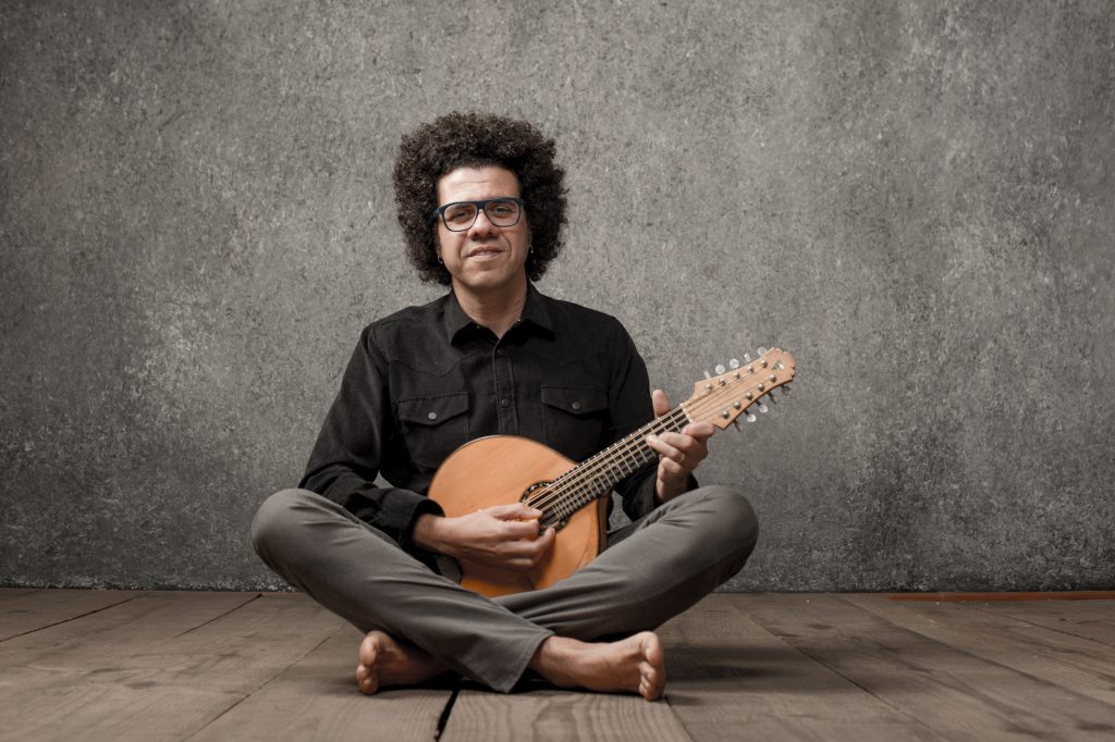 Hamilton de Holanda encerra a 4ª edição do Festival Sinfônico