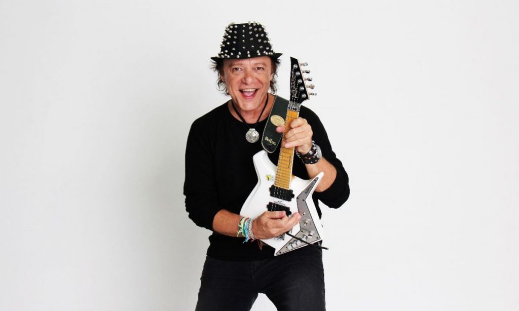 Armandinho homenageia o inventor do trio elétrico no Complexo Cultural do Choro