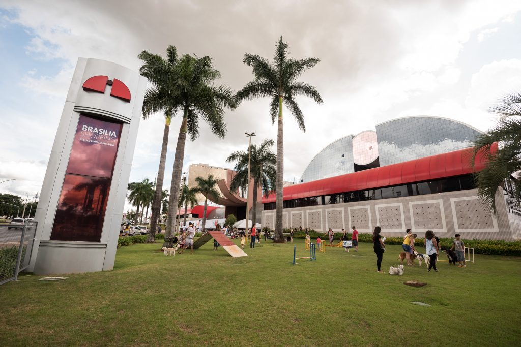 Folia carnavalesca do Brasília Shopping traz programação para adultos, crianças e pets
