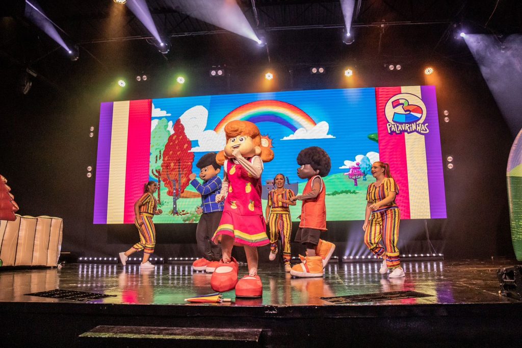 Grupo 3 Palavrinhas se apresenta em Brasília