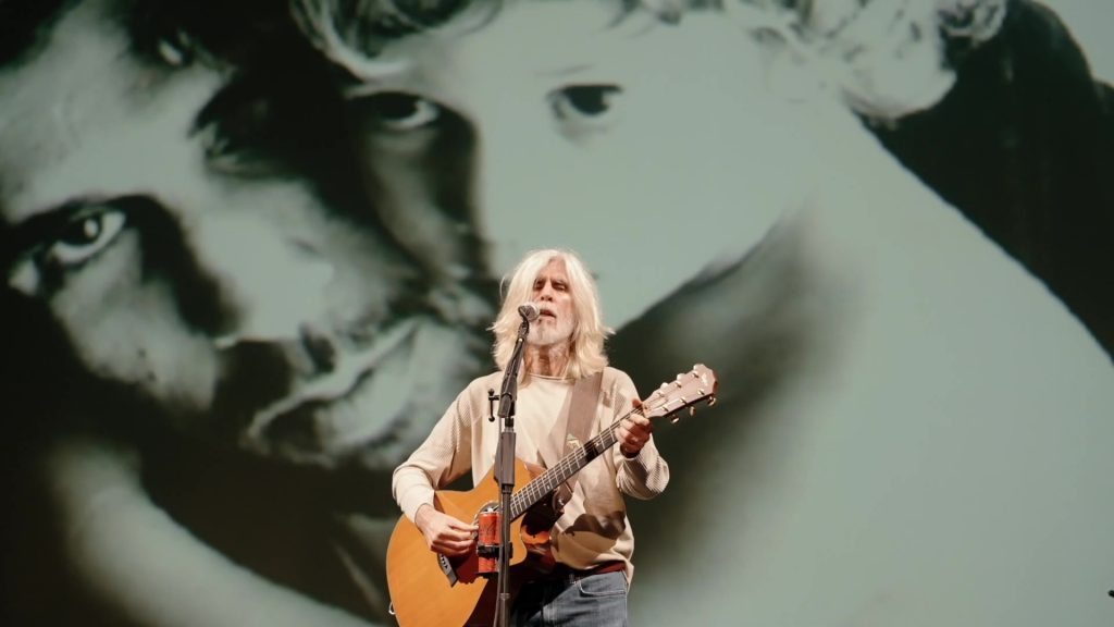 Oswaldo Montenegro traz para Brasília sua nova turnê “Celebrando 50 Anos de Estrada”