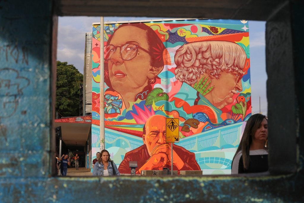 Está totalmente restaurado o Painel na 507 Sul com grafite de artistas locais