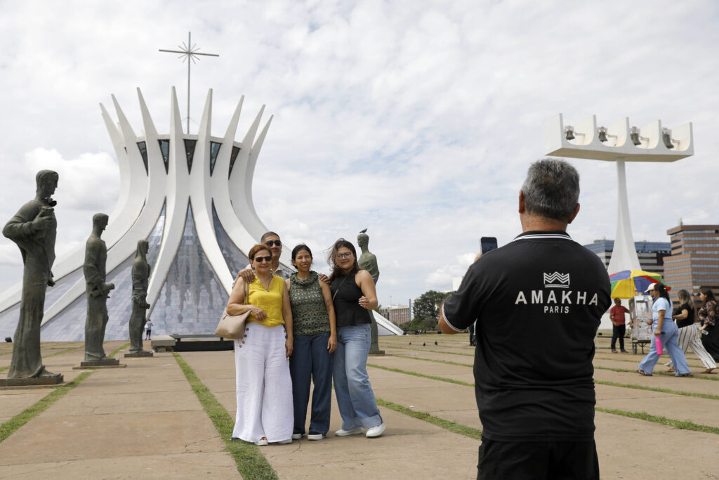 Destino internacional: Brasília registra aumento de turistas estrangeiros em 2024