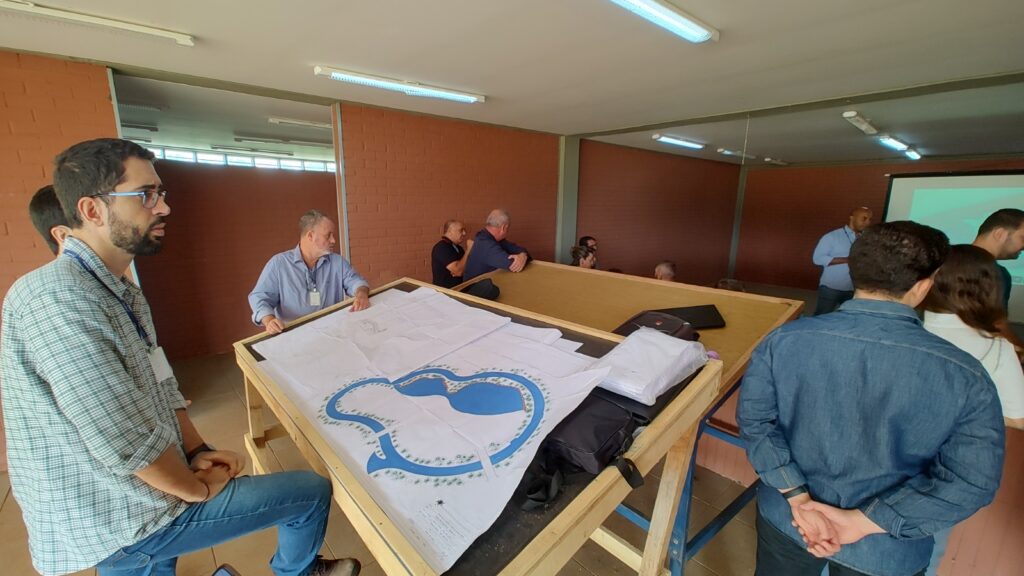 Reunião técnica discutiu os primeiros projetos para a obra da piscina com ondas