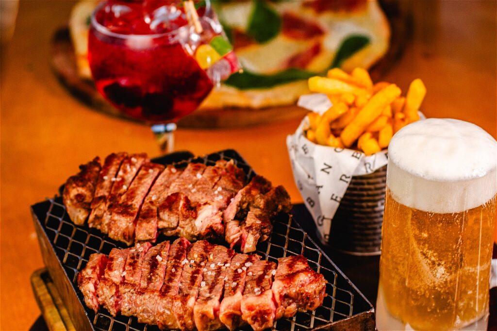 O Happy Hour de Verão do Gran Bier oferece drinques e petiscos a preços promocionais