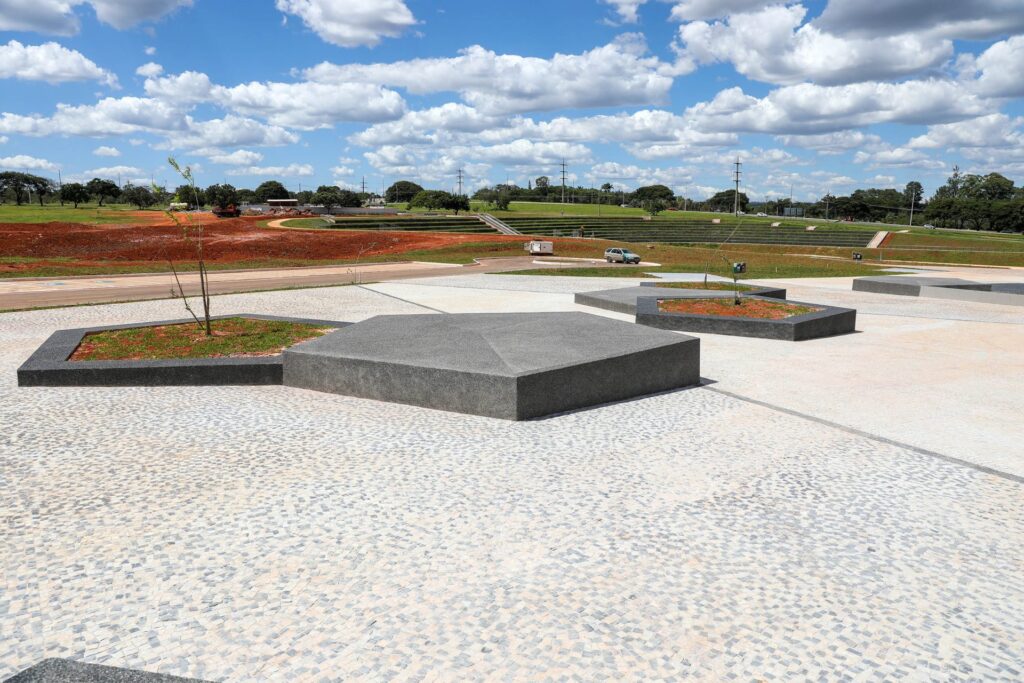 Praça Internacional da Paz terá pontos para food truck e estacionamento