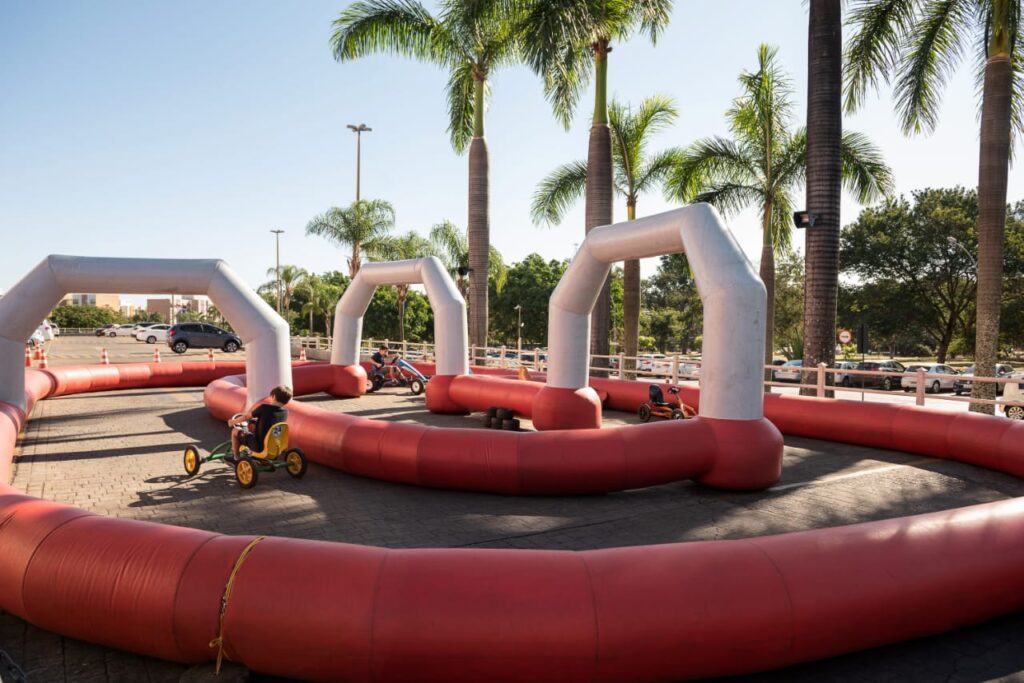 “Brincadeiras de Antigamente” dão o gostinho de infância nas férias no Venâncio Shopping