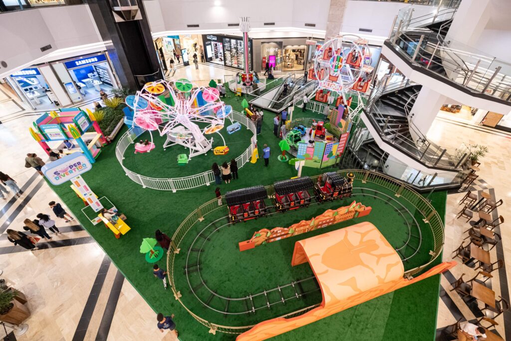 Parque indoor e experiências interativas nas férias do Pátio Brasil