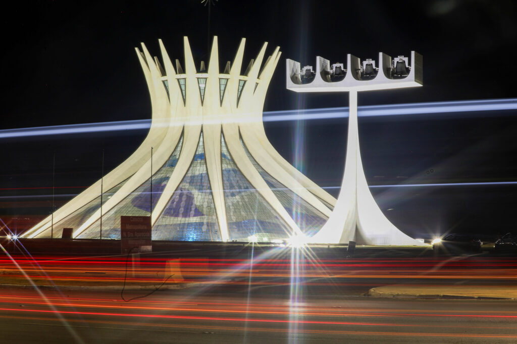 Catedral Metropolitana de Brasília recebe nova iluminação com tecnologia LED