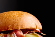 Ricco Burger abre nova unidade com sanduíche exclusivo