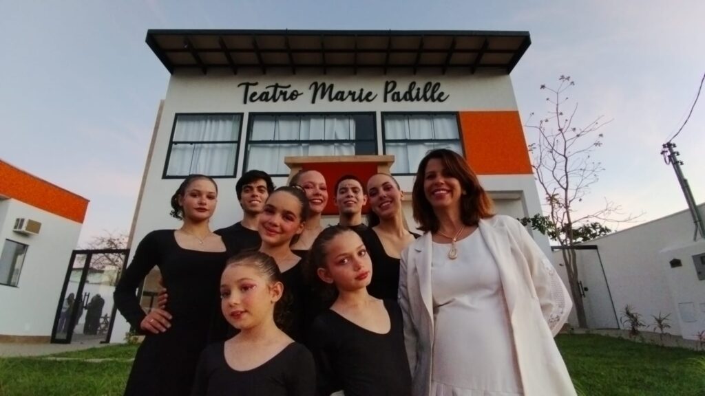 “Os Melhores do Mundo” se apresentam na inauguração do Teatro Marie Padille