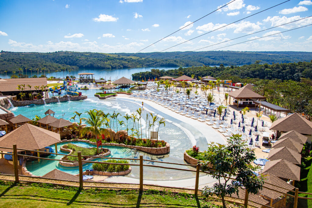 Bali Park promove Parada de Natal e apresenta o mascote Capivara