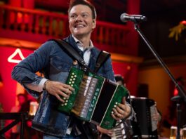 Michel Teló faz show gratuito na Esplanada dos Ministérios