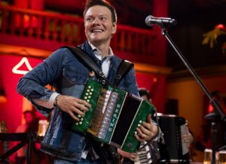 Michel Teló faz show gratuito na Esplanada dos Ministérios