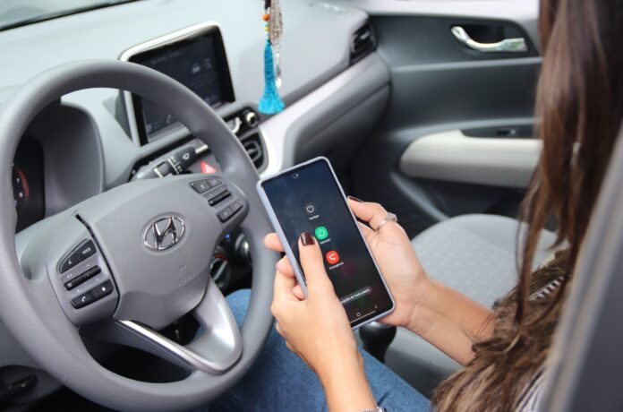 Vanessa Olinto_celular no trânsito 1