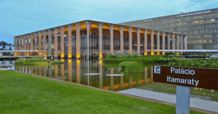 cacd-diplomata-itamaraty-diplomacia-sera-que-os-diplomatas-so-trabalham-para-o-itamaraty
